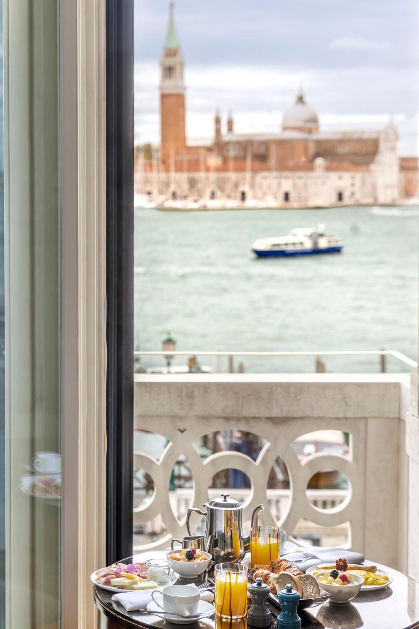 Londra Palace Venezia Bagian luar foto