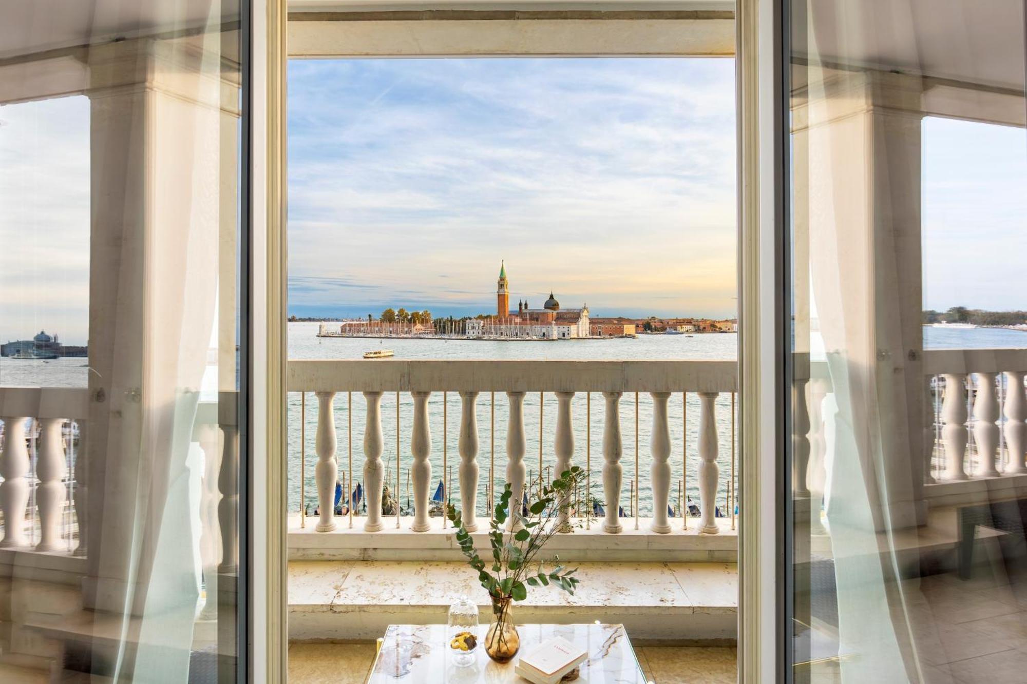 Londra Palace Venezia Bagian luar foto