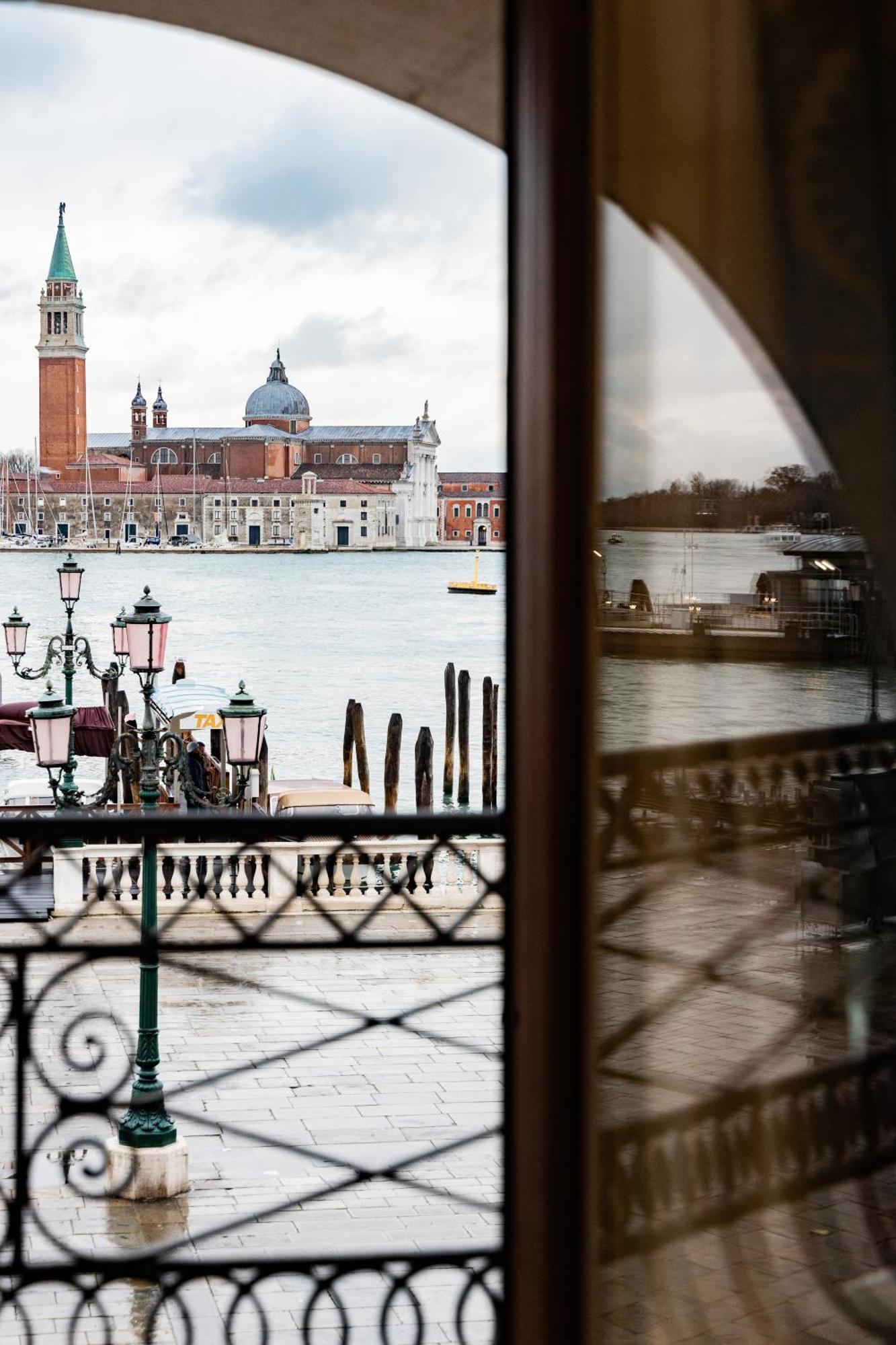 Londra Palace Venezia Bagian luar foto